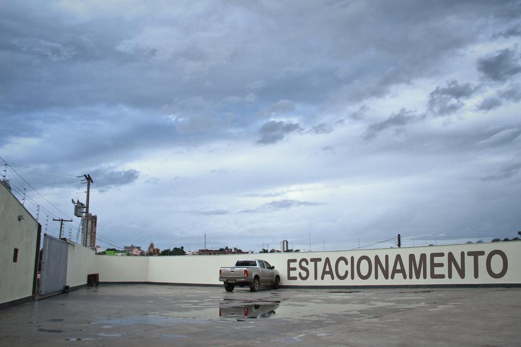 Hotel Saron Luziania Exterior photo
